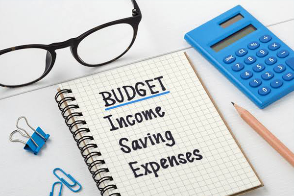 5 Budget Habits That Stop Small Business Overspending Before It Starts
